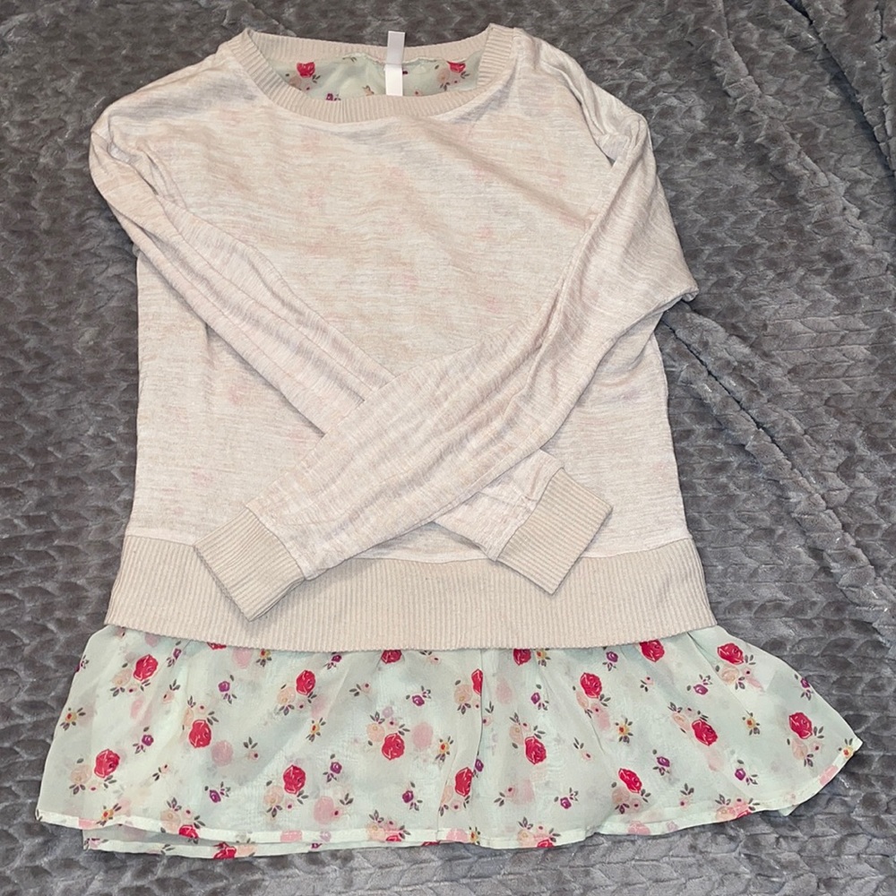 Xhiliration Cream Long Sleeve Floral Pattern Hem